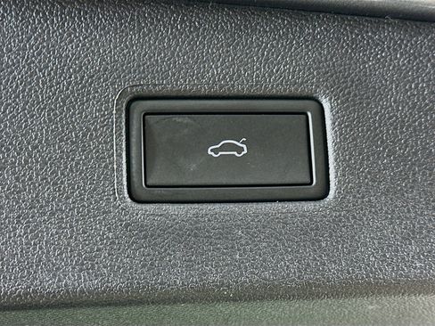 Used 2024 Volkswagen Tiguan Wolfsburg Edition image 29