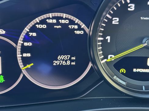 Certified 2023 Porsche Panamera 4 image 38