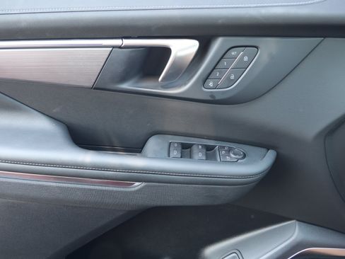 Used 2026 Buick Enclave Preferred w/ Power Package FWD image 12
