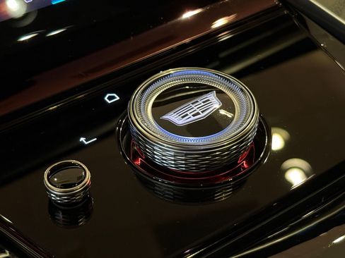 New 2025 Cadillac Escalade ESV Premium Luxury w/ Touring Package image 38