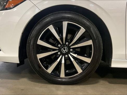 Used 2022 Honda Civic EX image 9
