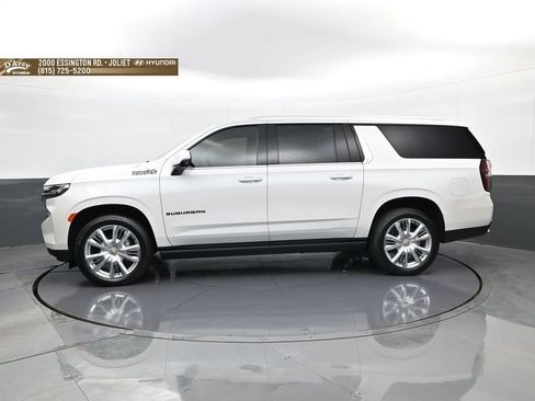 Used 2024 Chevrolet Suburban High Country AWD/4WD image 8