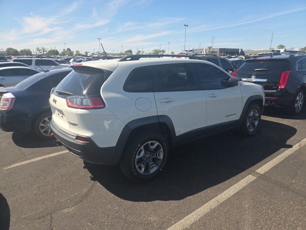 Used 2019 Jeep Cherokee Trailhawk AWD/4WD image 5