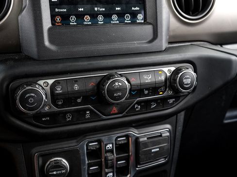 Used 2021 Jeep Wrangler Unlimited Sport image 36