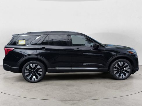Certified 2025 Ford Explorer Platinum w/ LUX Leather Package AWD/4WD image 6