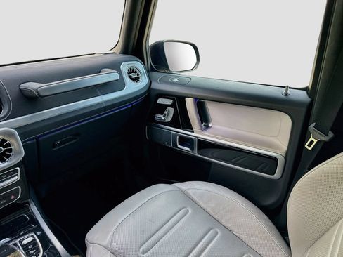 Used 2024 Mercedes-Benz G 550 image 25