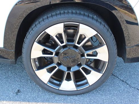 Used 2023 BMW XM AWD/4WD image 36