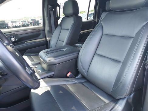 Used 2021 Chevrolet Suburban Z71 w/ Z71 Signature Package AWD/4WD image 17