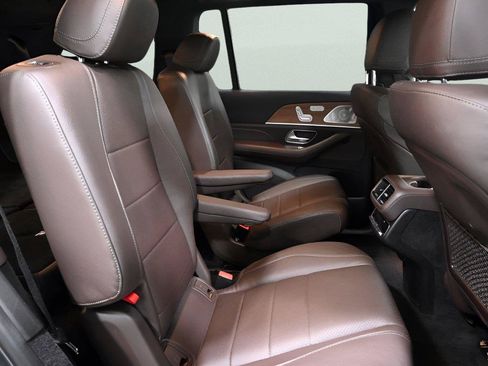 Used 2021 Mercedes-Benz GLS 450 4MATIC image 16