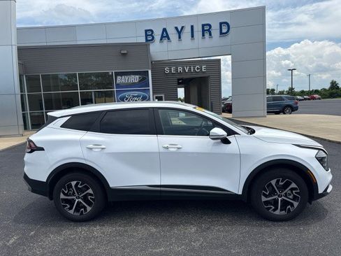 Used 2024 Kia Sportage EX AWD/4WD image 3