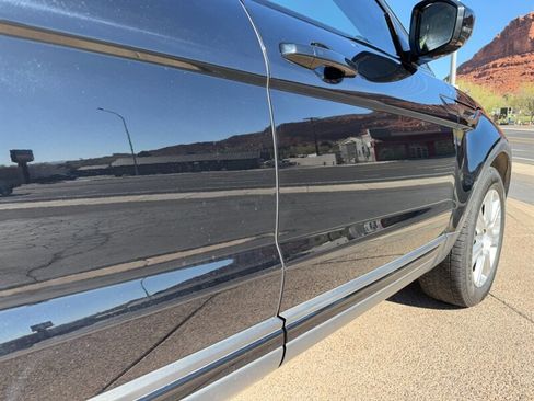 Used 2017 Land Rover Range Rover Evoque SE image 30