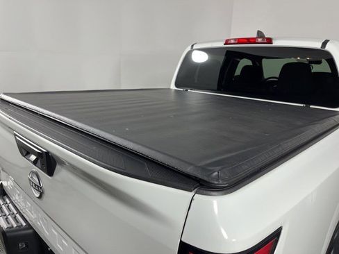 Used 2024 Nissan Frontier SV image 40