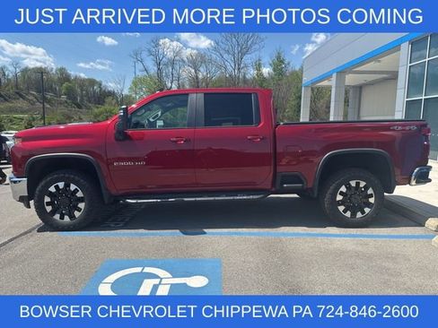 Used 2020 Chevrolet Silverado 2500 LT w/ Convenience Package image 2