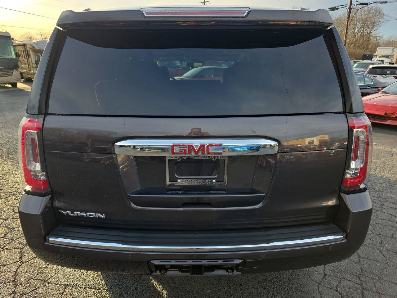 Used 2015 GMC Yukon Denali w/ Touring Package AWD/4WD image 14