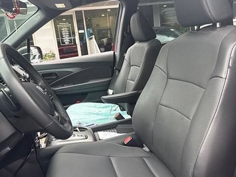 Used 2023 Honda Passport EX-L image 3
