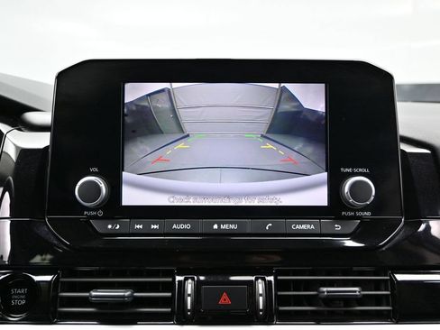 Used 2025 Nissan Pathfinder SV FWD image 39