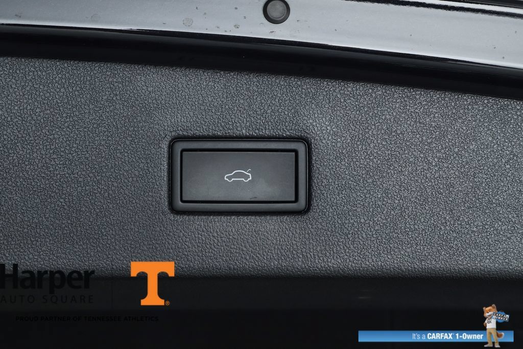 Used 2023 Volkswagen Tiguan SE w/ Panoramic Sunroof Package FWD image 29