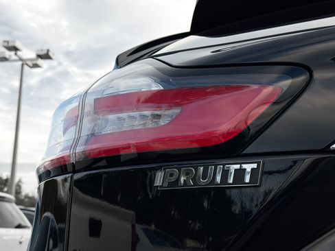 Used 2020 Ford Edge Titanium image 10