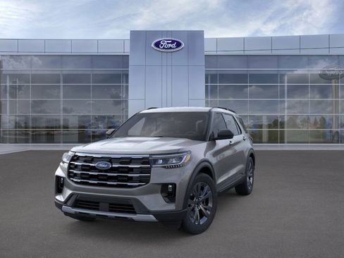 New 2026 Ford Explorer Active image 2