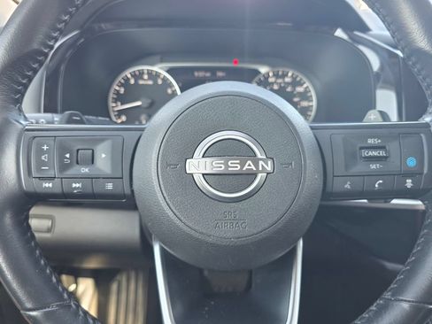 Used 2024 Nissan Pathfinder SV FWD image 34