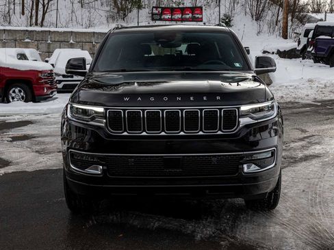 New 2025 Jeep Wagoneer Base image 2