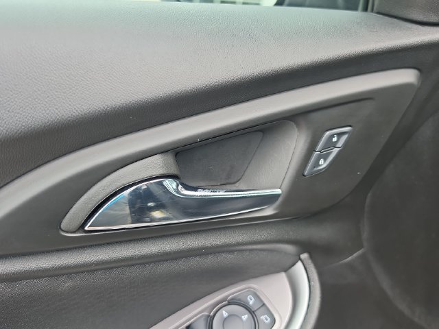 Used 2025 Chevrolet Malibu LT FWD image 17