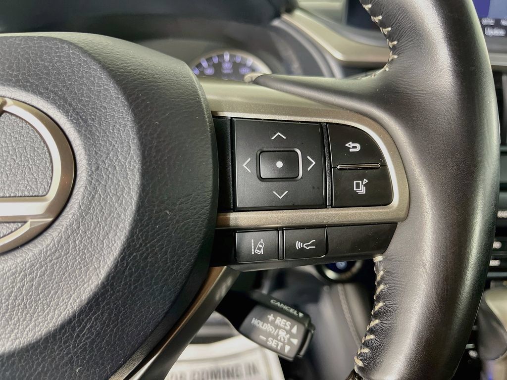 Used 2020 Lexus RX 450hL Luxury w/ Accessory Package AWD/4WD image 17