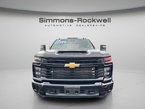 Used 2024 Chevrolet Silverado 2500 Custom w/ Custom Value Package AWD/4WD image 7