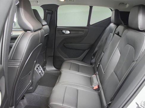 New 2025 Volvo XC40 B5 Plus image 19