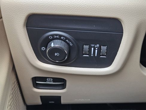 New 2025 Jeep Grand Cherokee L Limited image 23