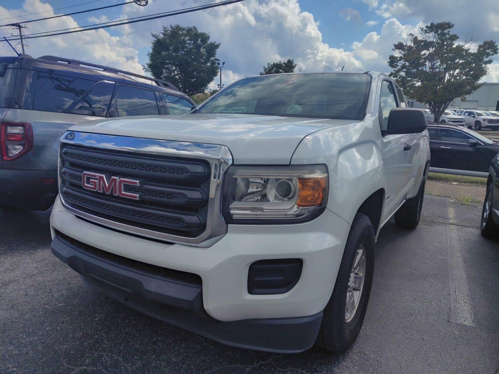 Used 2015 GMC Canyon W/T RWD image 1