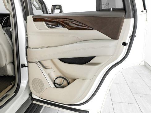 Used 2015 Cadillac Escalade Premium AWD/4WD image 51