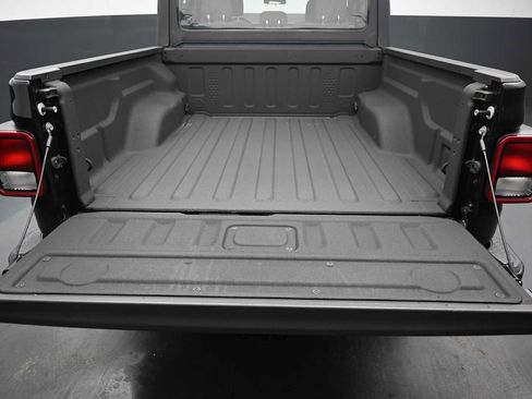 Used 2022 Jeep Gladiator Sport w/ Trailer Tow Package AWD/4WD image 26