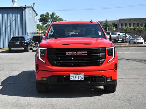 Used 2025 GMC Sierra 1500 Elevation AWD/4WD image 2
