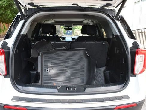 Used 2022 Ford Explorer Limited w/ Equipment Group 301A image 7