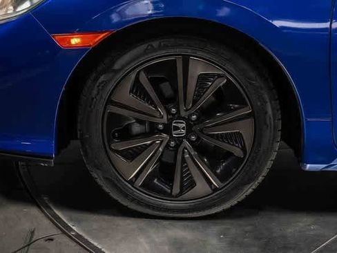 Used 2018 Honda Civic EX image 9