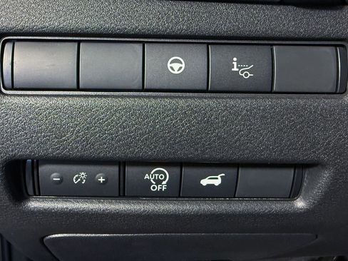 Used 2026 Nissan Rogue Platinum w/ Platinum Premium Package image 24