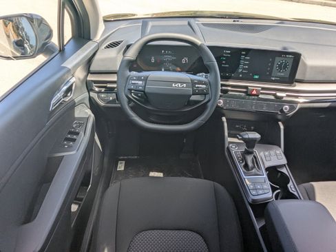 New 2026 Kia Sportage LX FWD image 17