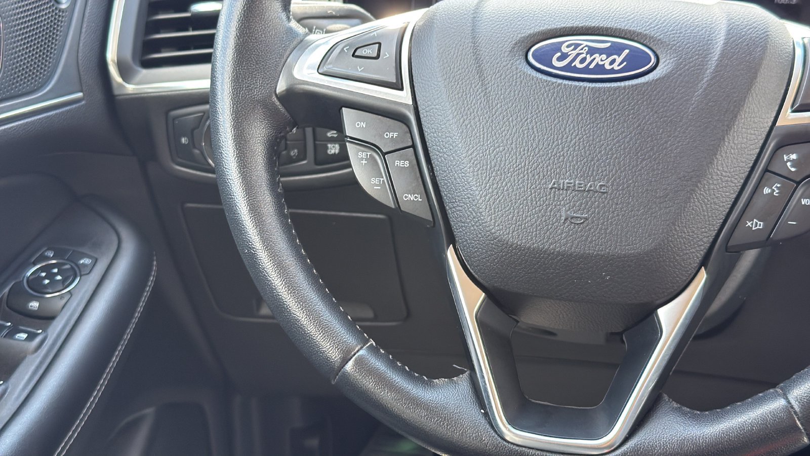 Certified 2023 Ford Edge Titanium AWD/4WD image 16