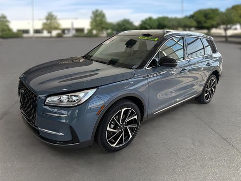 Used 2024 Lincoln Corsair Reserve w/ Equipment Group 201A FWD image 3