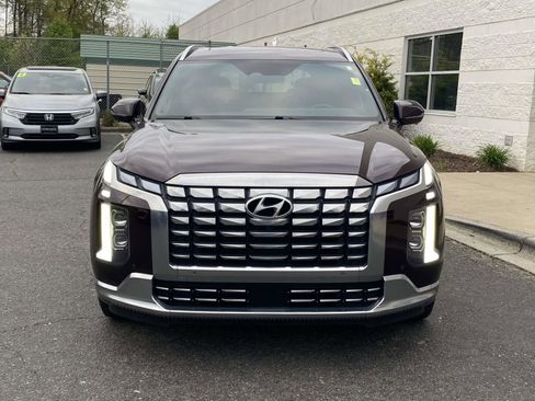Used 2024 Hyundai Palisade Calligraphy image 2