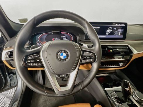 Used 2021 BMW 530i xDrive w/ Premium Package AWD/4WD image 12
