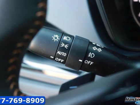 Used 2025 Subaru Forester Touring w/ Popular Package - Touring AWD/4WD image 27