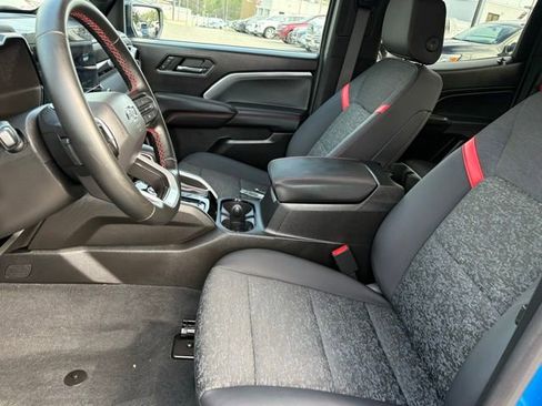 Used 2024 Chevrolet Colorado Z71 w/ Z71 Convenience Package 2 image 13