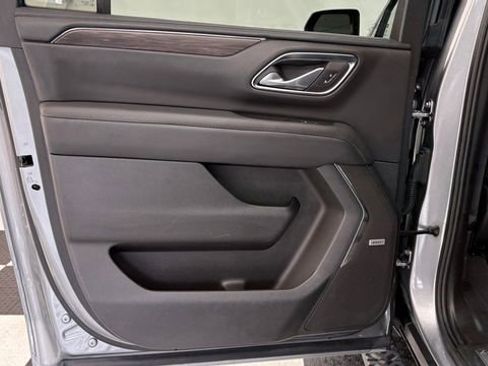 Used 2024 Chevrolet Suburban Z71 w/ Luxury Package image 20