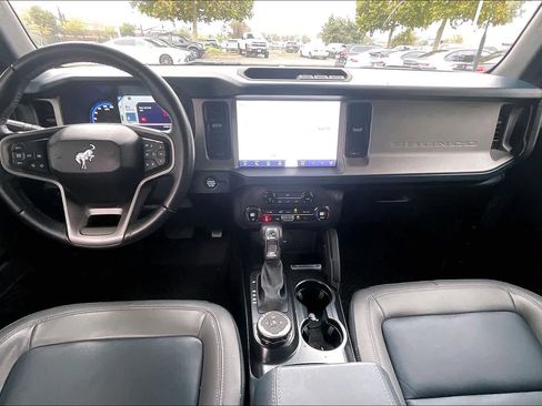 Used 2024 Ford Bronco Outer Banks image 16