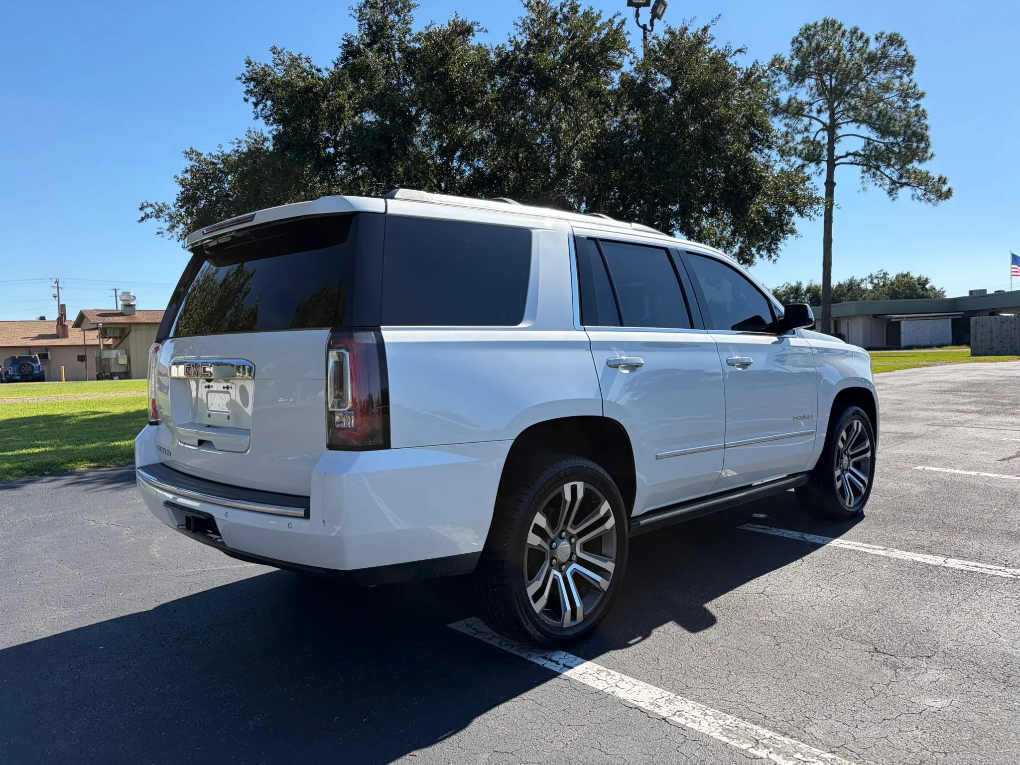 Used 2019 GMC Yukon Denali w/ Denali Ultimate Package RWD image 7