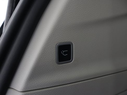 Used 2020 Chrysler Pacifica Touring-L Plus FWD image 28