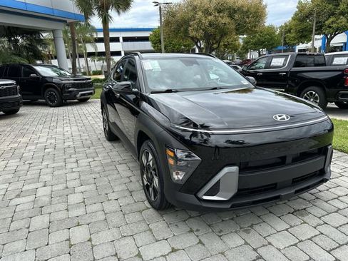Used 2025 Hyundai Kona SEL FWD image 16