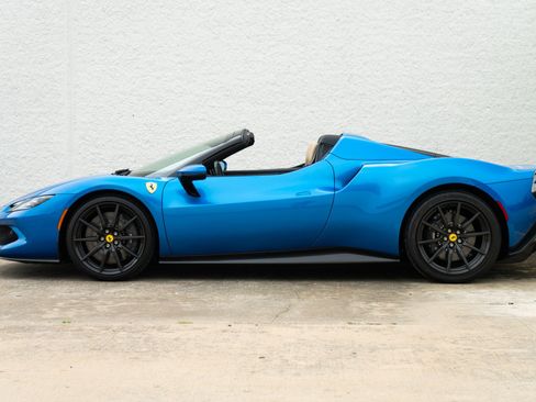 Used 2023 Ferrari 296 GTS RWD image 3